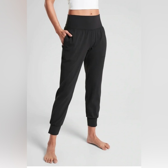 NWT Athleta Cruise Jogger in Powervita, Black High-Waisted, Athleisure, Small - Picture 1 of 13